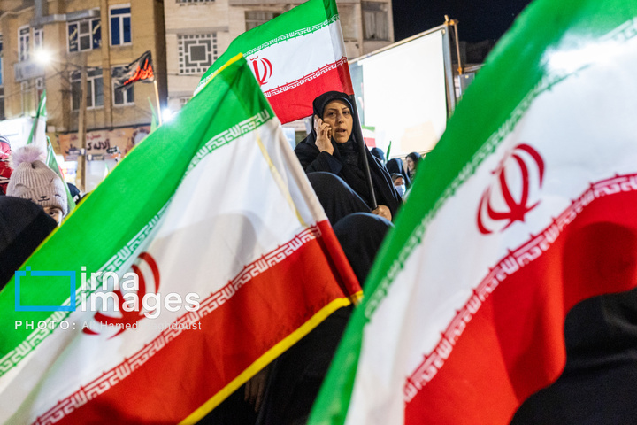 تجمع شبانه اهالی مارالان تبریز در حمایت از رزمندگان میدانز