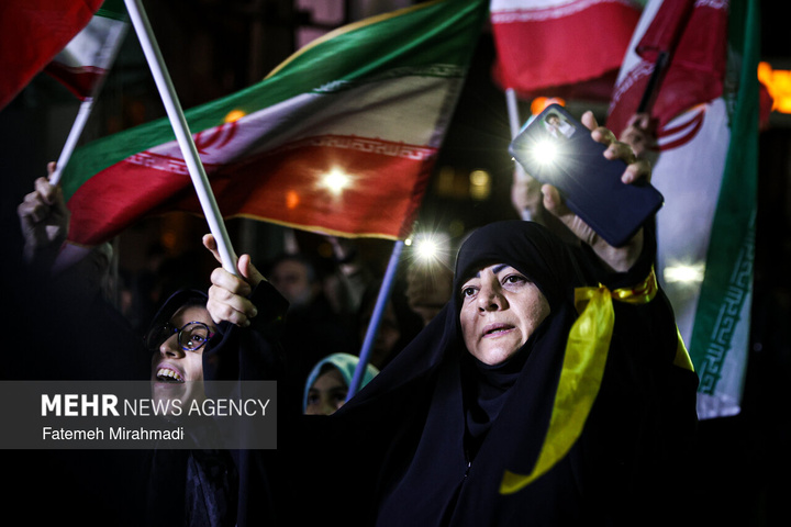 اجتماع حمایت از رزمندگان در مقابله با دشمن آمریکایی - صهیونی