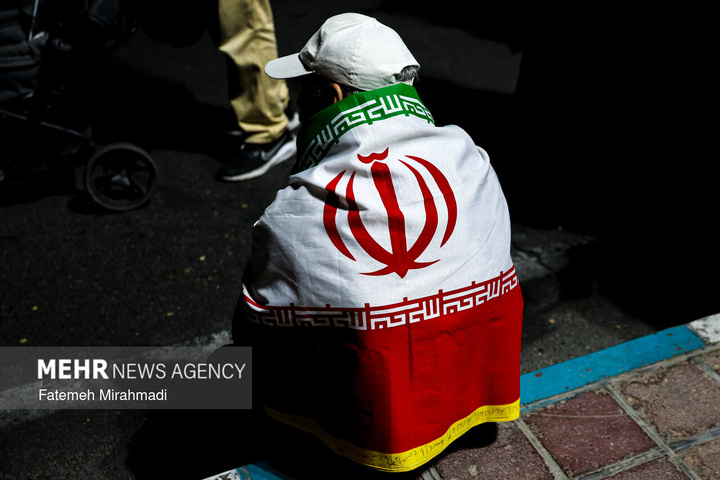 اجتماع حمایت از رزمندگان در مقابله با دشمن آمریکایی - صهیونی