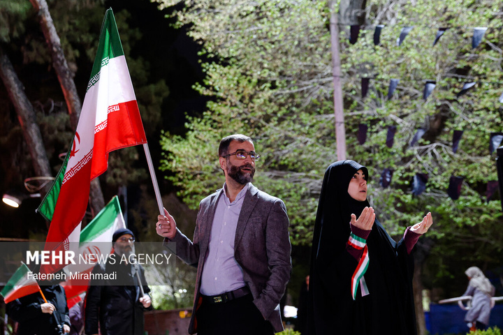 اجتماع حمایت از رزمندگان در مقابله با دشمن آمریکایی - صهیونی