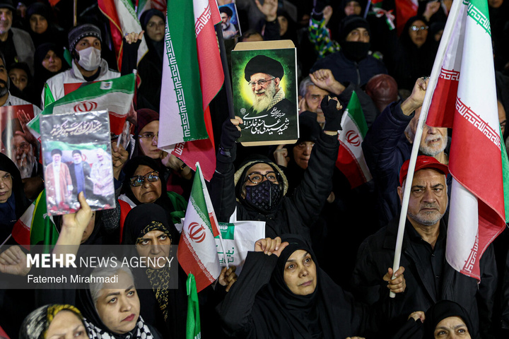 اجتماع حمایت از رزمندگان در مقابله با دشمن آمریکایی - صهیونی