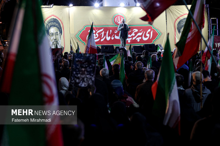 اجتماع حمایت از رزمندگان در مقابله با دشمن آمریکایی - صهیونی