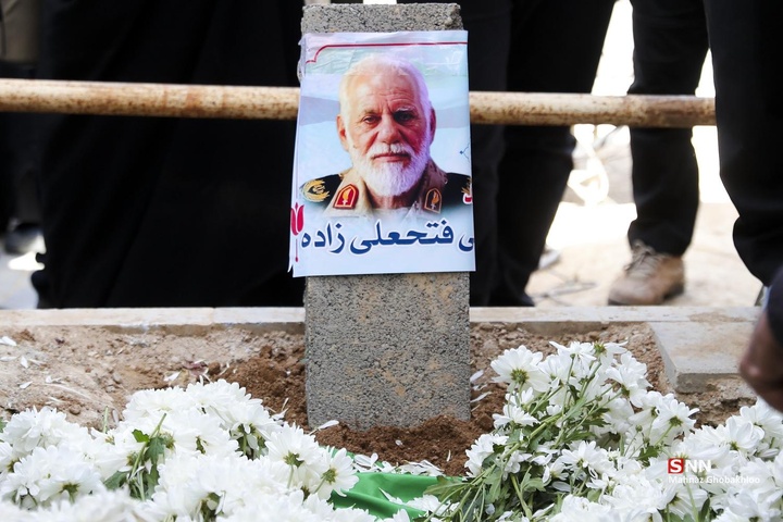 تشییع و خاکسپاری فرمانده یگان ویژه فاتحین در بهشت زهرا (سلام‌الله علیها)