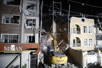 آثار تجاوز هوایی به منطقه مسکونی بلوار هنرستان قم