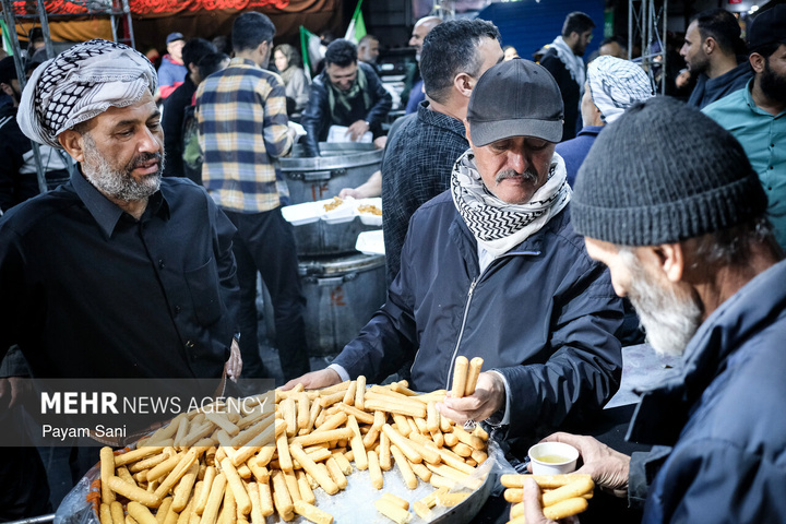 موکب‌داران اربعین مهمان تجمعات مردمی تهران