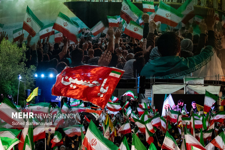 اجتماع حمایت از رزمندگان در مقابله با دشمن آمریکایی - صهیونی