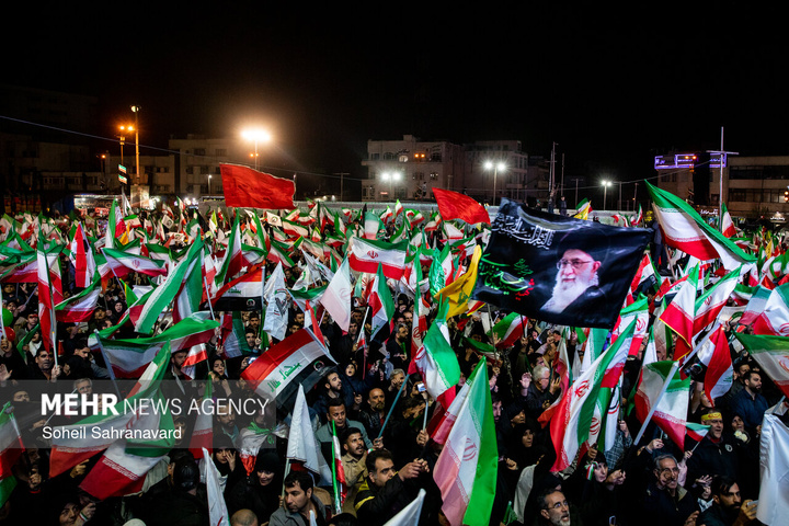 اجتماع حمایت از رزمندگان در مقابله با دشمن آمریکایی - صهیونی