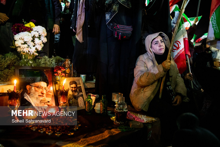 اجتماع حمایت از رزمندگان در مقابله با دشمن آمریکایی - صهیونی