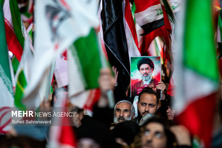 اجتماع حمایت از رزمندگان در مقابله با دشمن آمریکایی - صهیونی