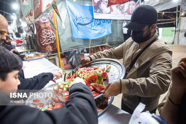 حمایت موکب‌های غیر ایرانی در تجمعات شبانه قم