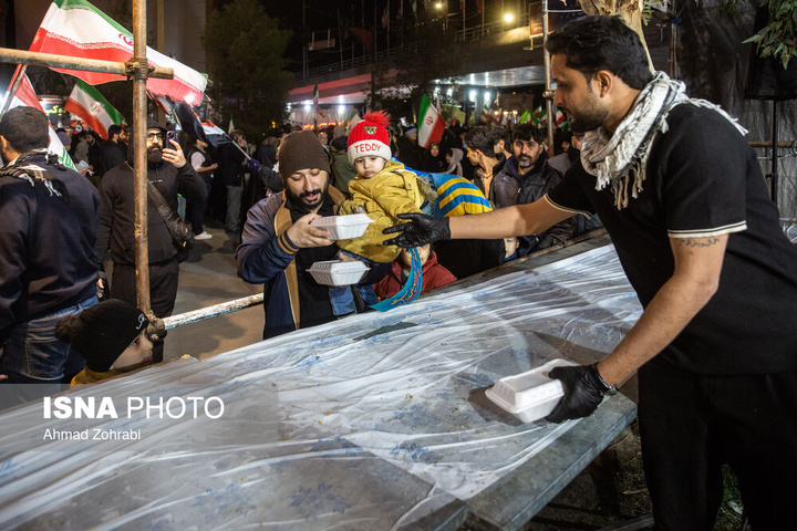 حمایت موکب‌های غیر ایرانی در تجمعات شبانه قم