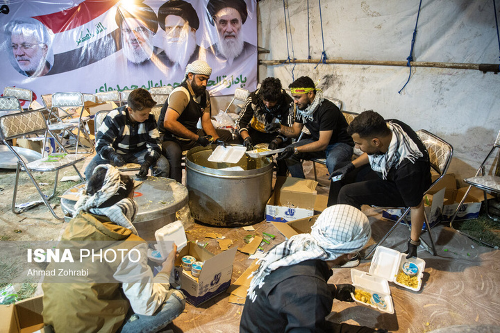 حمایت موکب‌های غیر ایرانی در تجمعات شبانه قم