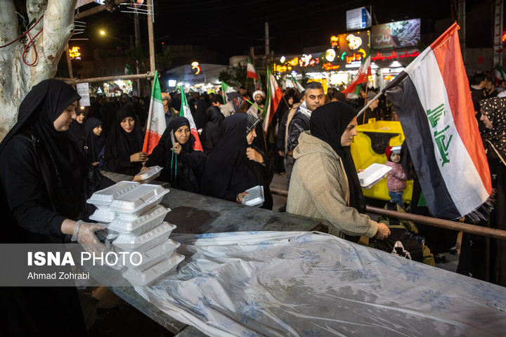 حمایت موکب‌های غیر ایرانی در تجمعات شبانه قم