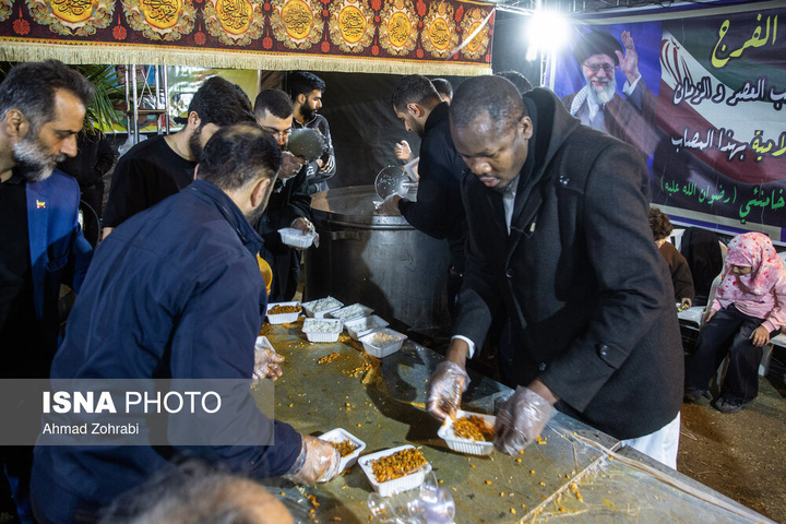 حمایت موکب‌های غیر ایرانی در تجمعات شبانه قم