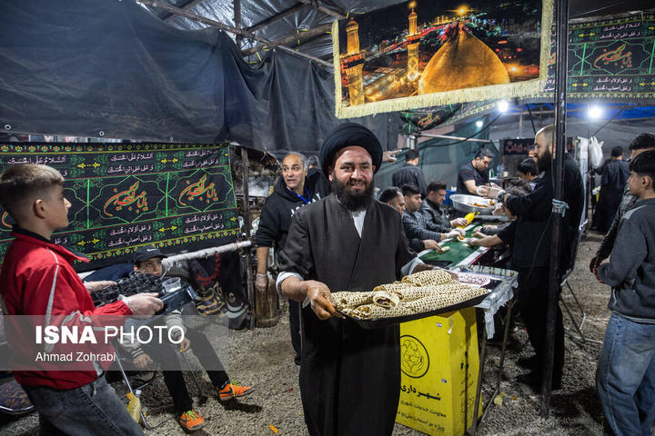 حمایت موکب‌های غیر ایرانی در تجمعات شبانه قم