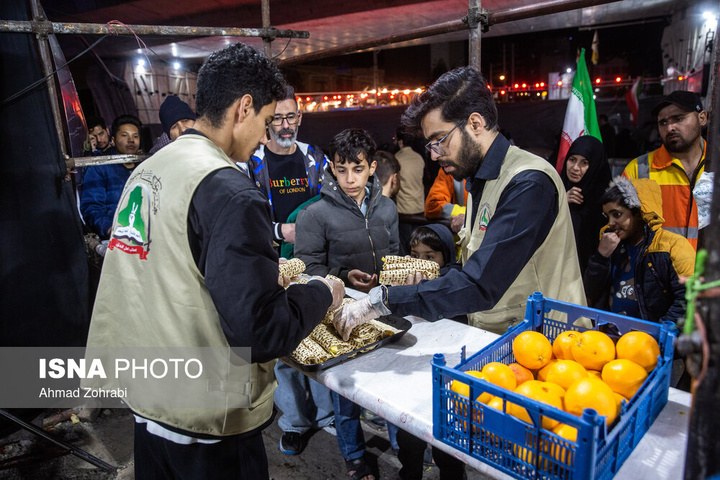 حمایت موکب‌های غیر ایرانی در تجمعات شبانه قم