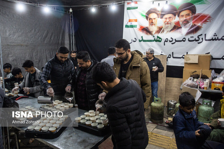 حمایت موکب‌های غیر ایرانی در تجمعات شبانه قم