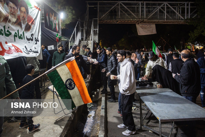 حمایت موکب‌های غیر ایرانی در تجمعات شبانه قم