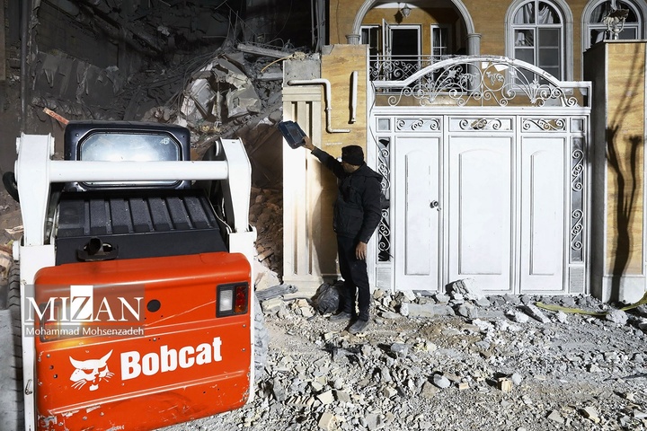 آثار تجاوز هوایی به منطقه مسکونی بلوار هنرستان قم