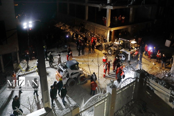 آثار تجاوز هوایی به منطقه مسکونی بلوار هنرستان قم