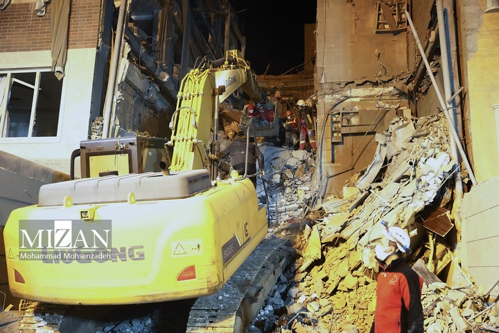 آثار تجاوز هوایی به منطقه مسکونی بلوار هنرستان قم