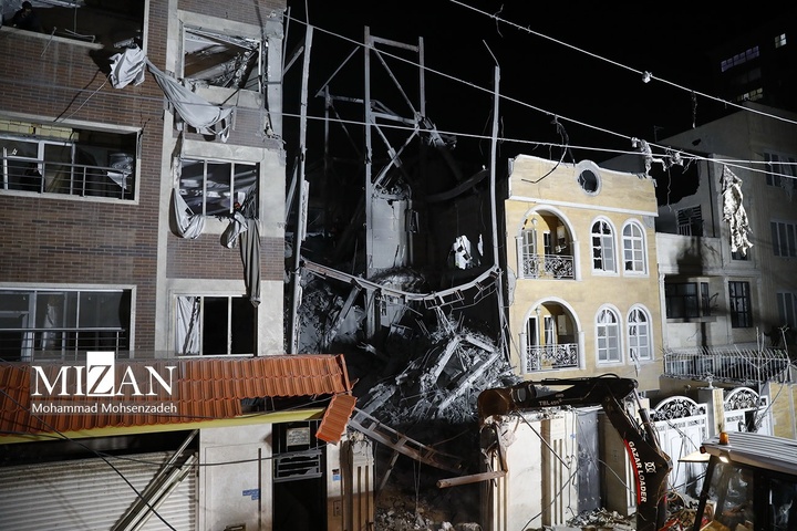 آثار تجاوز هوایی به منطقه مسکونی بلوار هنرستان قم