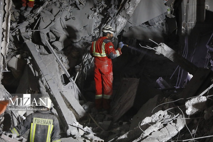 آثار تجاوز هوایی به منطقه مسکونی بلوار هنرستان قم