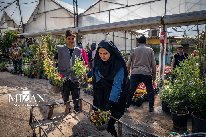 تهران ایستاده ادامه می‌دهد