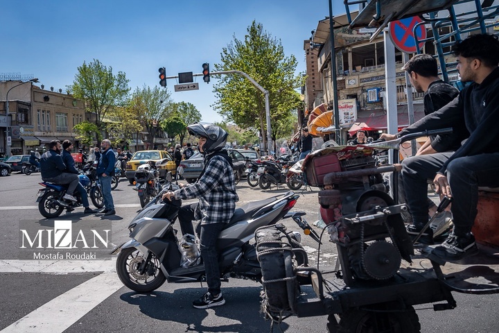 تهران ایستاده ادامه می‌دهد