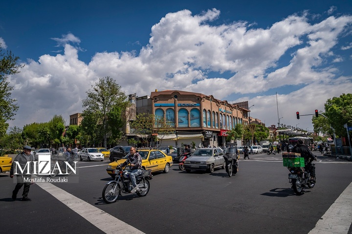 تهران ایستاده ادامه می‌دهد