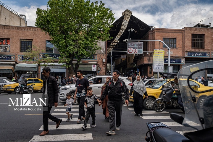 تهران ایستاده ادامه می‌دهد