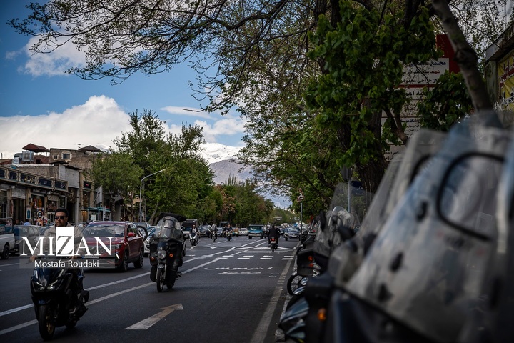 تهران ایستاده ادامه می‌دهد