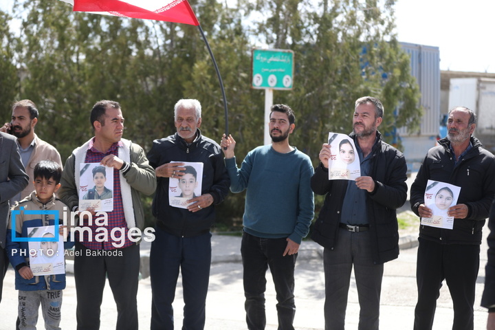 زنجیره انسانی مردم ایران اطراف نیروگاه‌ها و پل‌ها