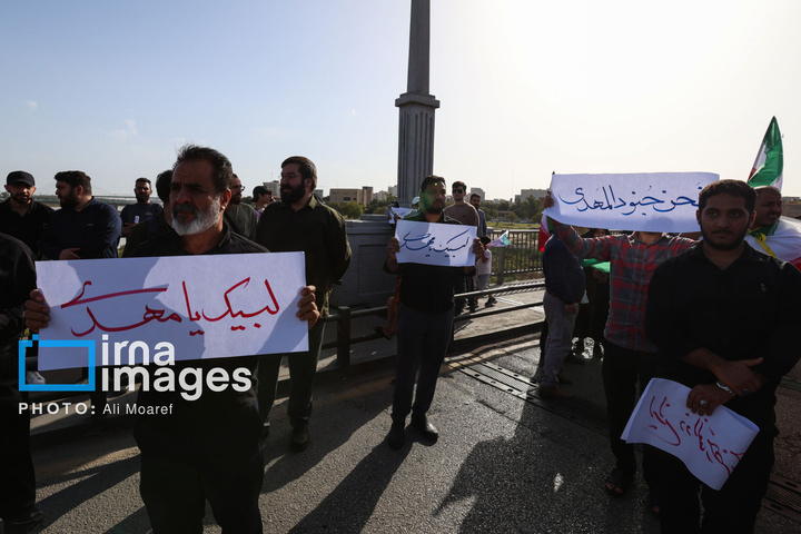 زنجیره انسانی مردم ایران اطراف نیروگاه‌ها و پل‌ها