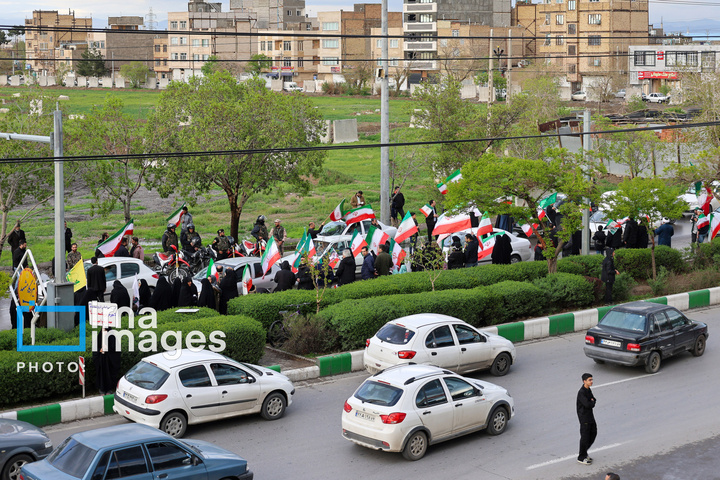زنجیره انسانی مردم ایران اطراف نیروگاه‌ها و پل‌ها
