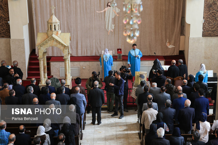 مراسم چهلم رهبر شهید در کلیسای سرکیس مقدس تهران