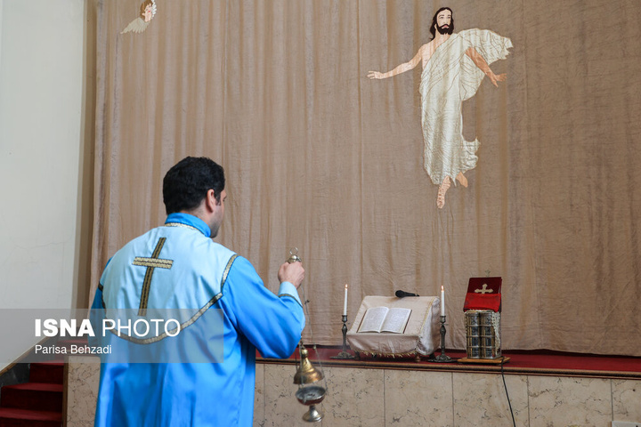 مراسم چهلم رهبر شهید در کلیسای سرکیس مقدس تهران