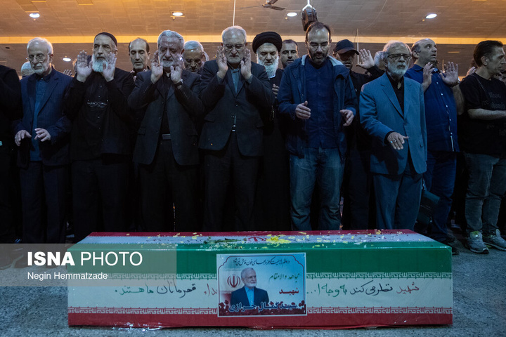 مراسم خاکسپاری پیکر شهید کمال خرازی