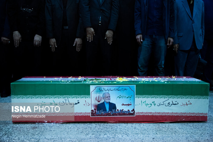 مراسم خاکسپاری پیکر شهید کمال خرازی