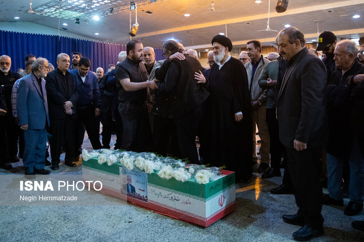 مراسم خاکسپاری پیکر شهید کمال خرازی