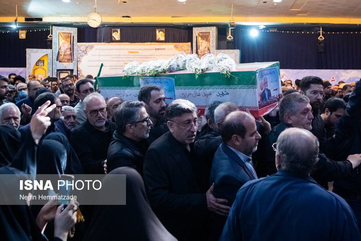 مراسم خاکسپاری پیکر شهید کمال خرازی