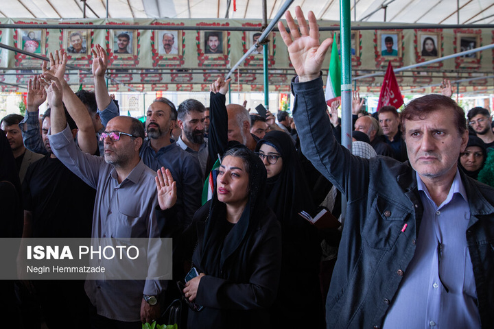 مراسم خاکسپاری پیکر شهید کمال خرازی