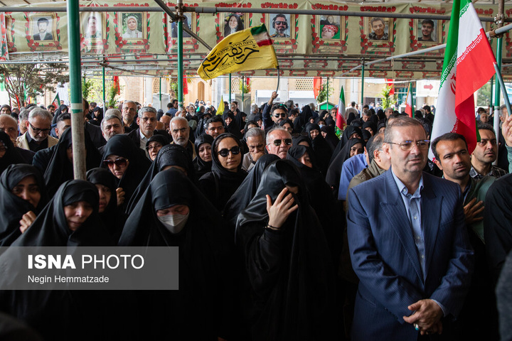 مراسم خاکسپاری پیکر شهید کمال خرازی