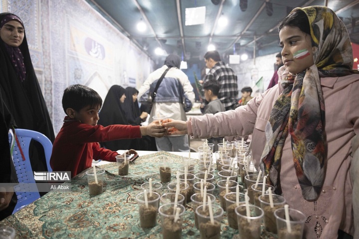 یاد دانش‌آموزان شهید میناب در حسینیه حیات طیبه