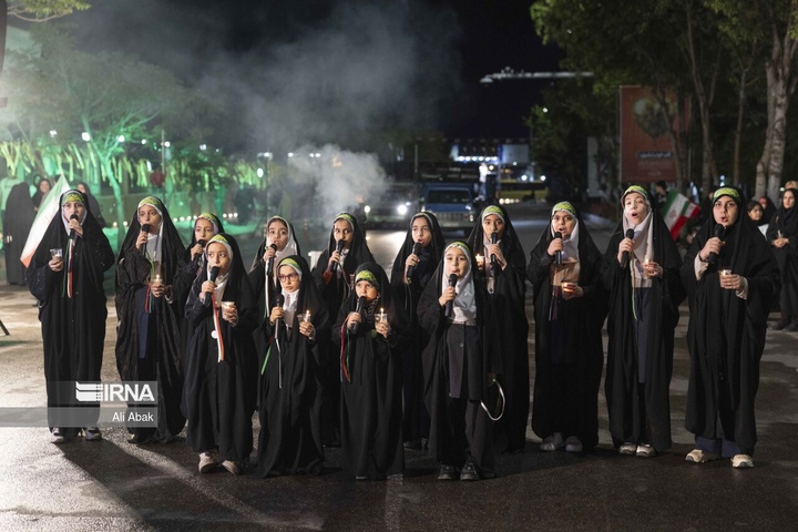 یاد دانش‌آموزان شهید میناب در حسینیه حیات طیبه