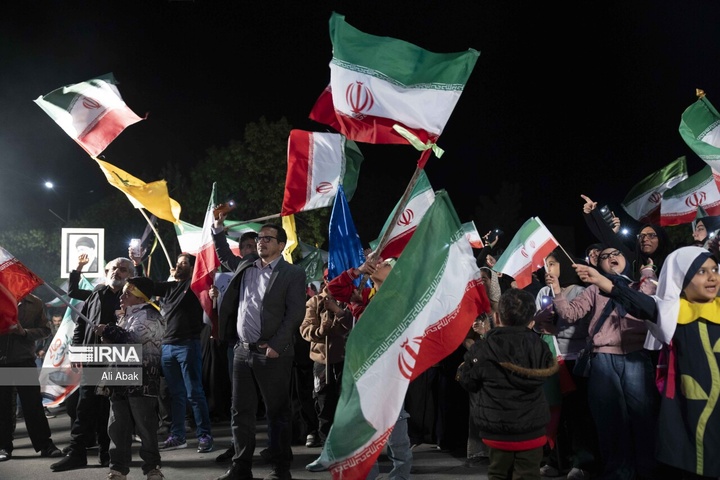 یاد دانش‌آموزان شهید میناب در حسینیه حیات طیبه