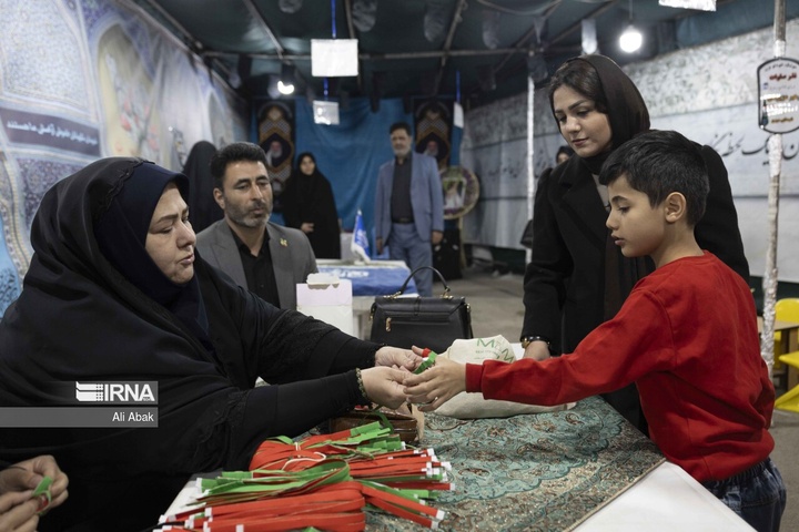 یاد دانش‌آموزان شهید میناب در حسینیه حیات طیبه