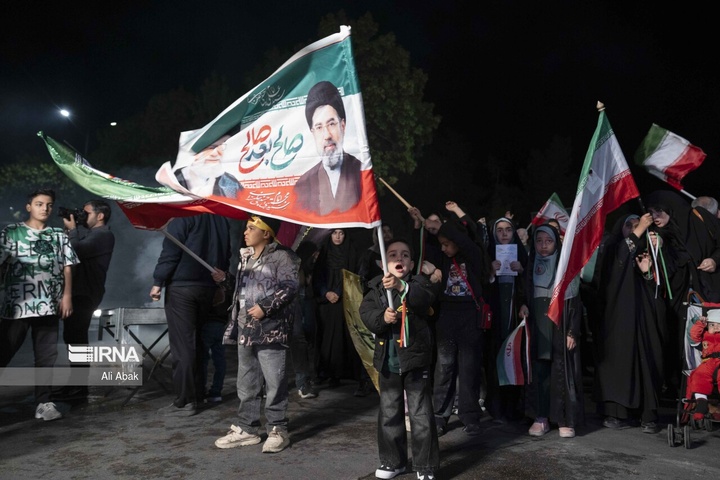 یاد دانش‌آموزان شهید میناب در حسینیه حیات طیبه