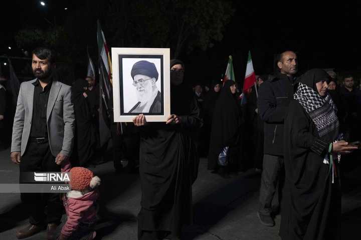 یاد دانش‌آموزان شهید میناب در حسینیه حیات طیبه