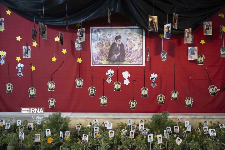 یاد دانش‌آموزان شهید میناب در حسینیه حیات طیبه